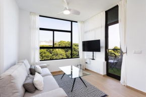 Home2Book Stylish & Luminous Apt Santa Cruz Center